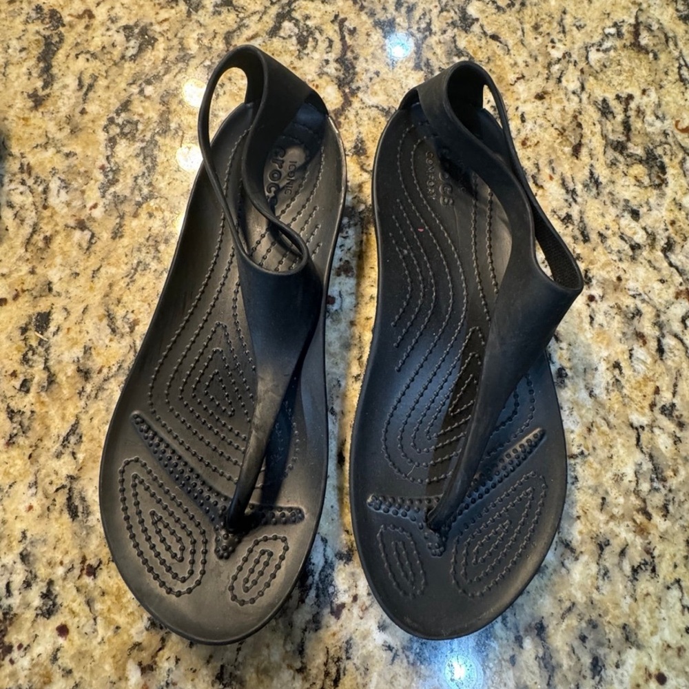 Women’s sz 8 crocs